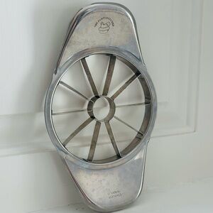The Pampered Chef Stainless Apple Slicer - Silver
